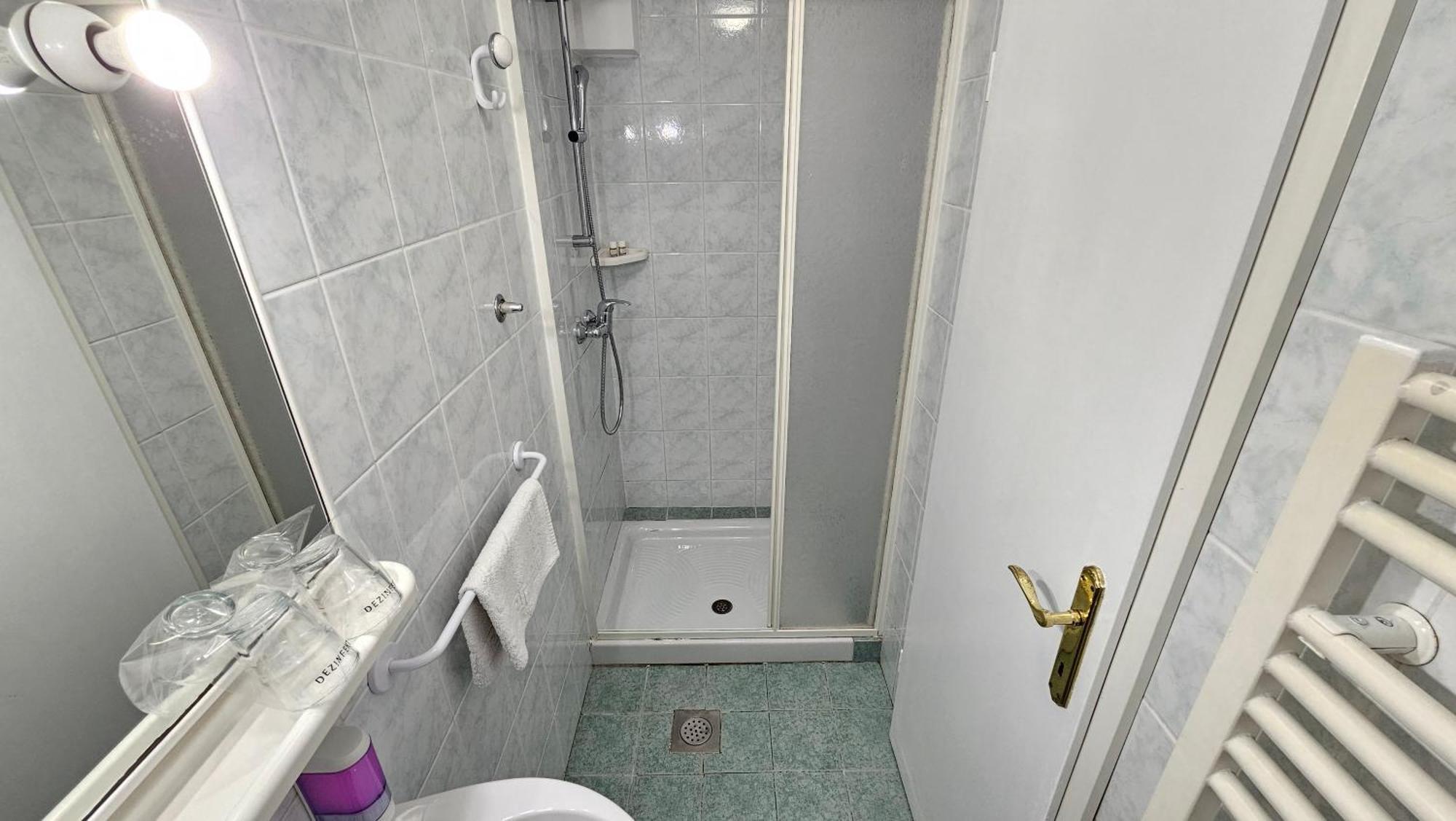 בפורטורוז Rooms Koblar מראה חיצוני תמונה